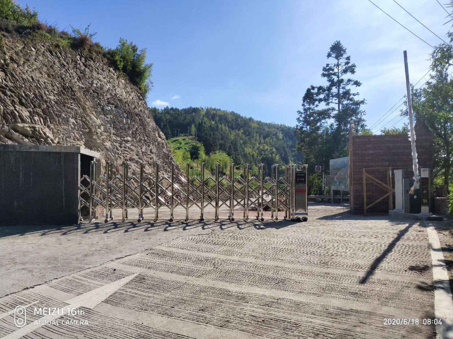 文章附图